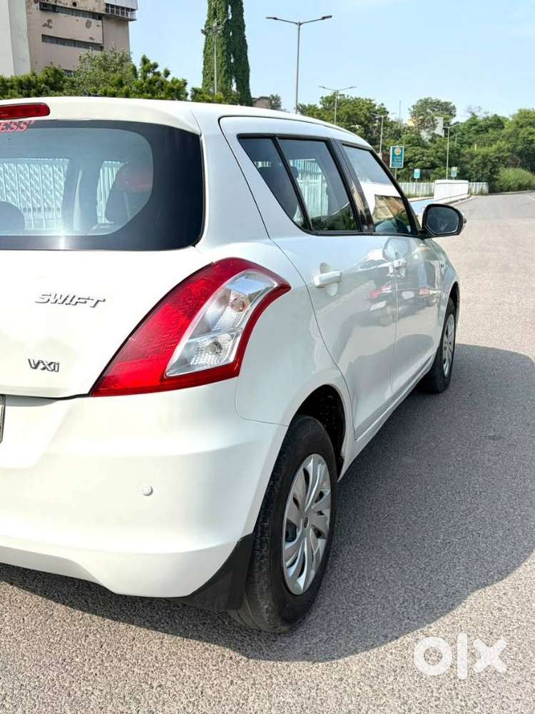 Maruti Suzuki Swift Amt Vvt Vxi, 2016, Petrol