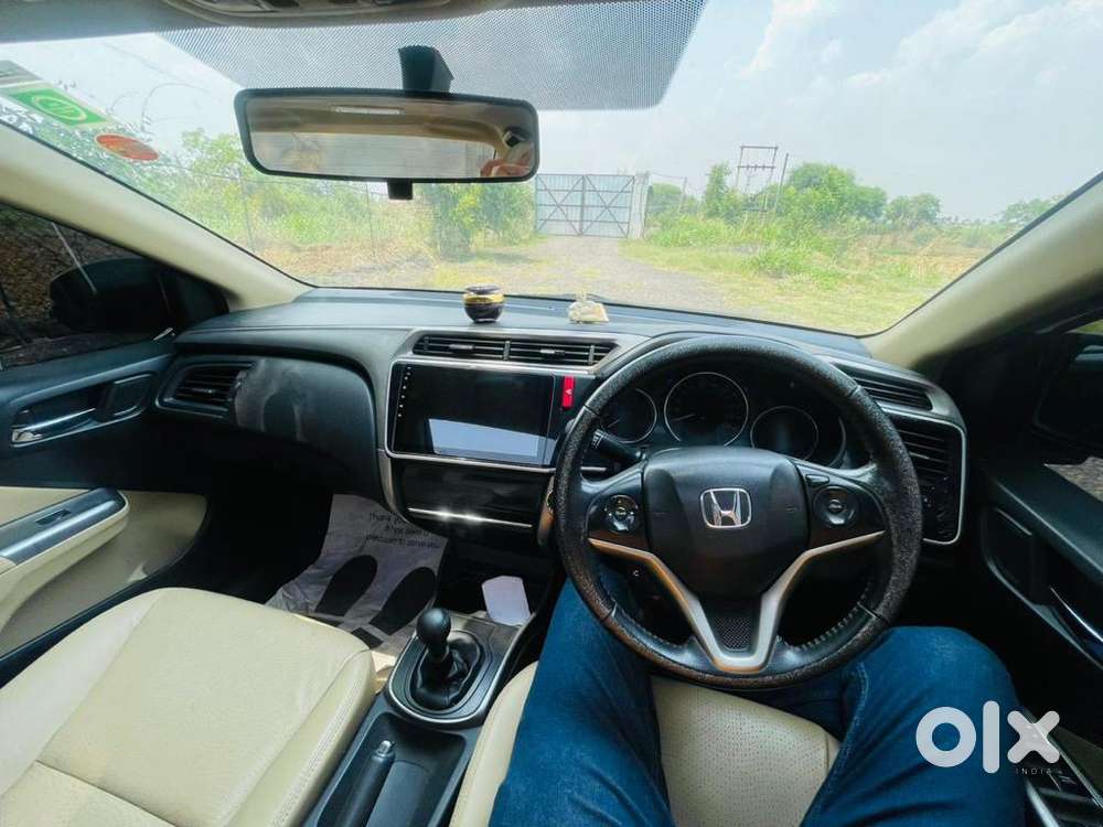Honda City Petrol 2015 Sunroof, Push Button Start