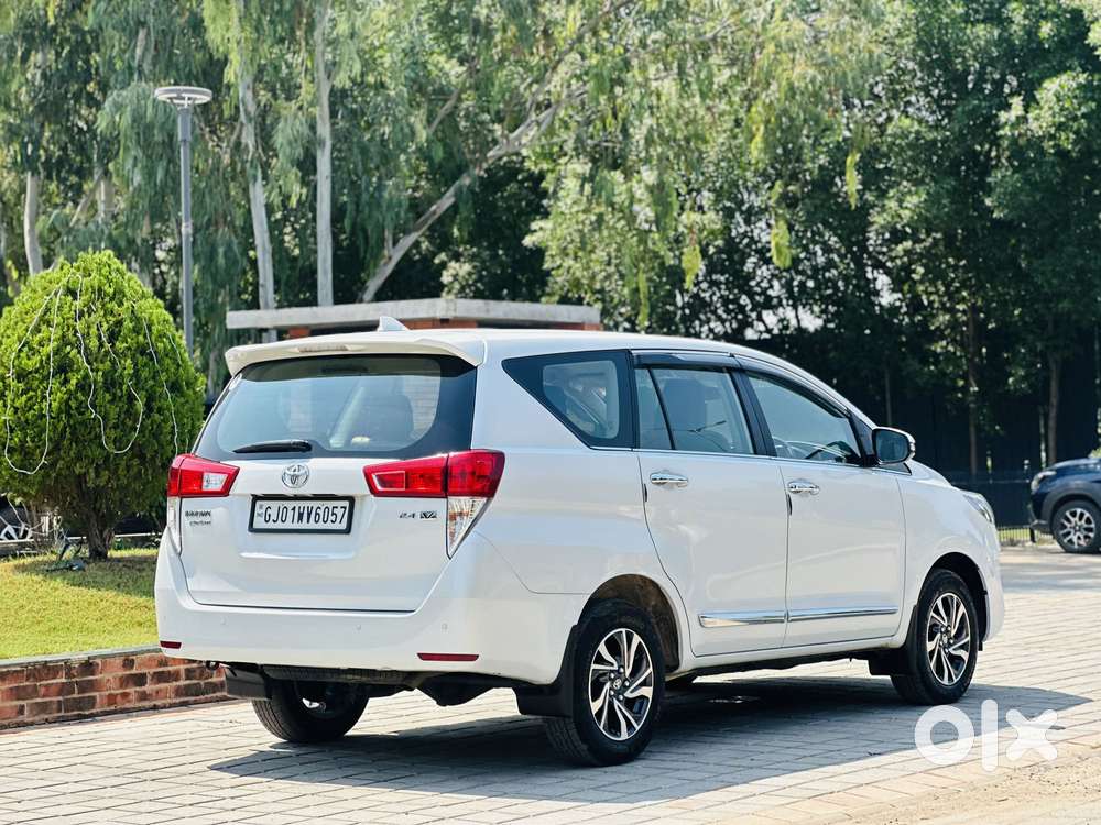 Toyota Innova Crysta 2.4 V, 2024, Diesel