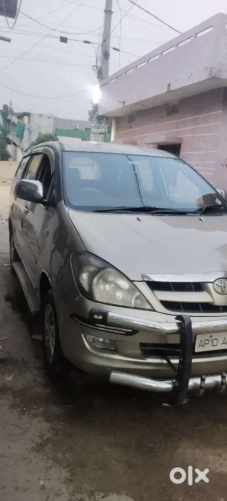 Innova 2.5g 7 Str Power Steering