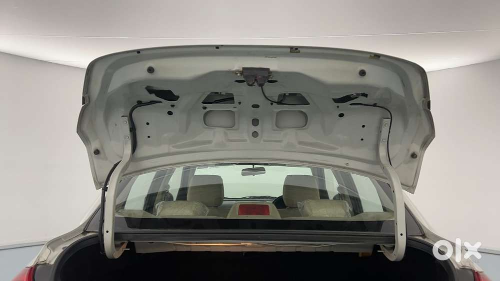 Maruti Suzuki Swift Dzire 1.3 Vxi, 2017, Petrol