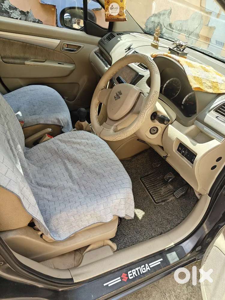 Maruti Suzuki Ertiga 2014 Model H Grey Colour Cng Par 22 Ka Average De