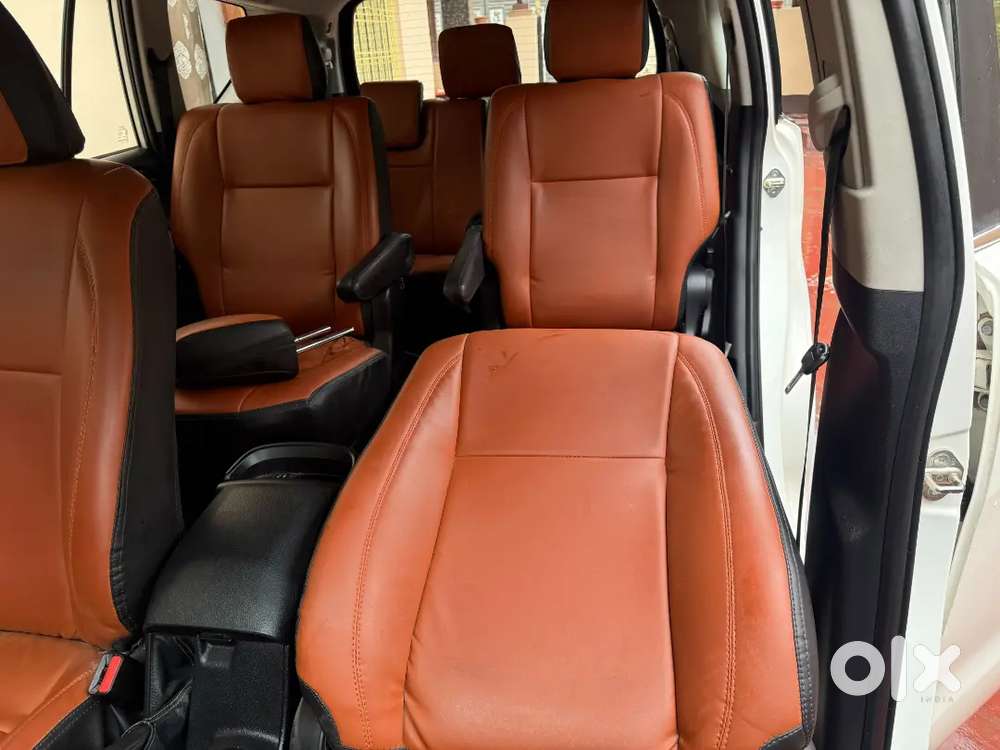 Toyota Innova Crysta Diesel 2.4 Gx 7 Seater