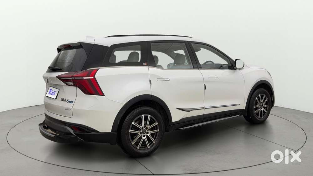 Mahindra Xuv700 2.0 Ax 7 Petrol Mt Str, 2023, Petrol