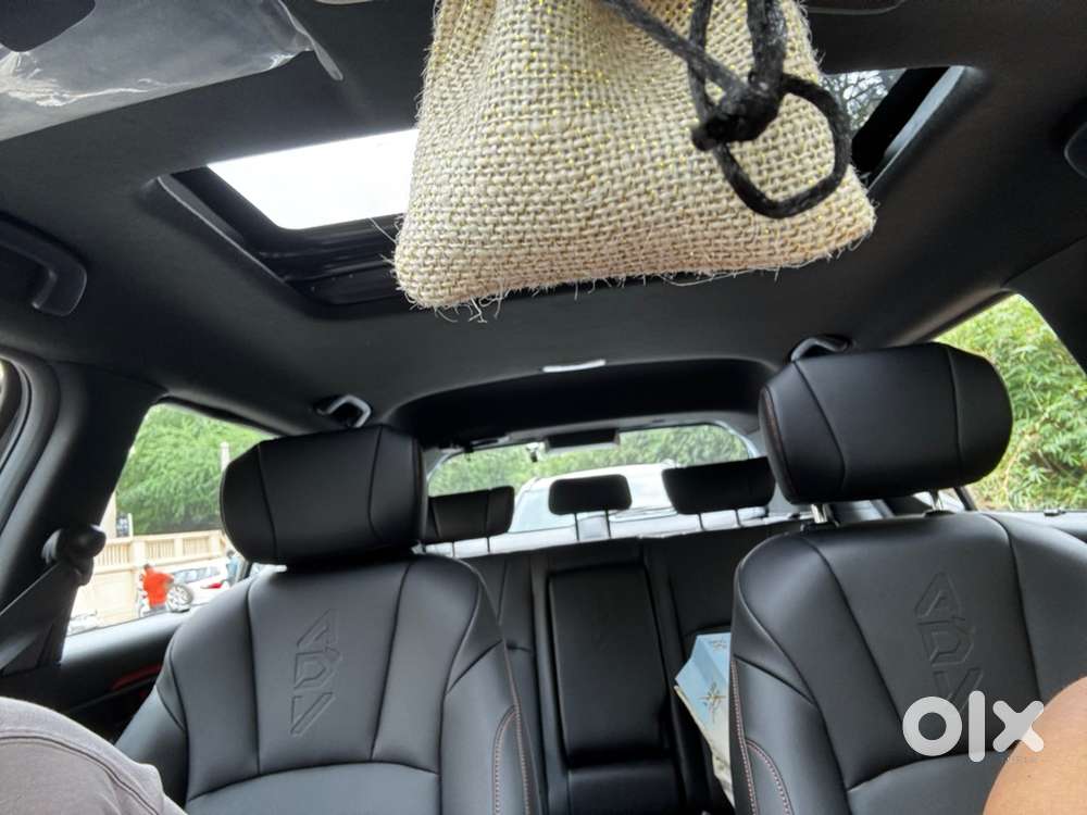 Honda Elevate Adv Edition | Jan 2026 | 2200 Km | Sunroof | Single Owne