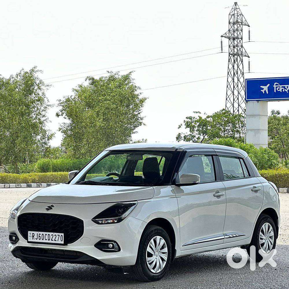 Maruti Suzuki Swift Vxi + Manual, 2025, Petrol