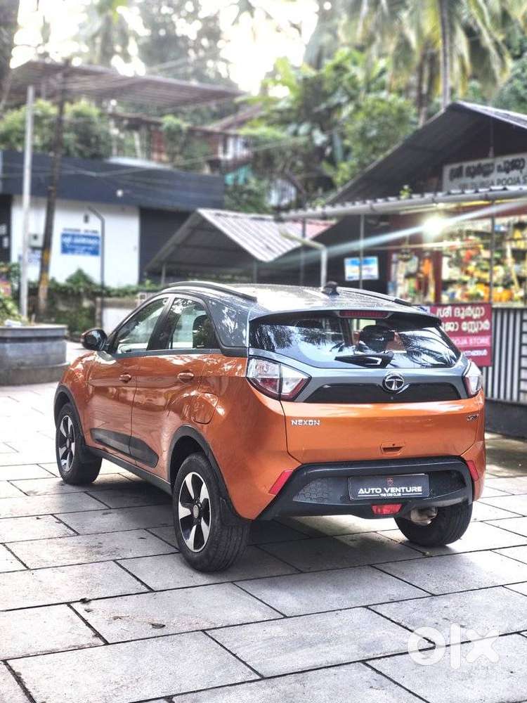 Tata Nexon 1.2 Revotron Xza Plus Dualtone, 2018, Petrol