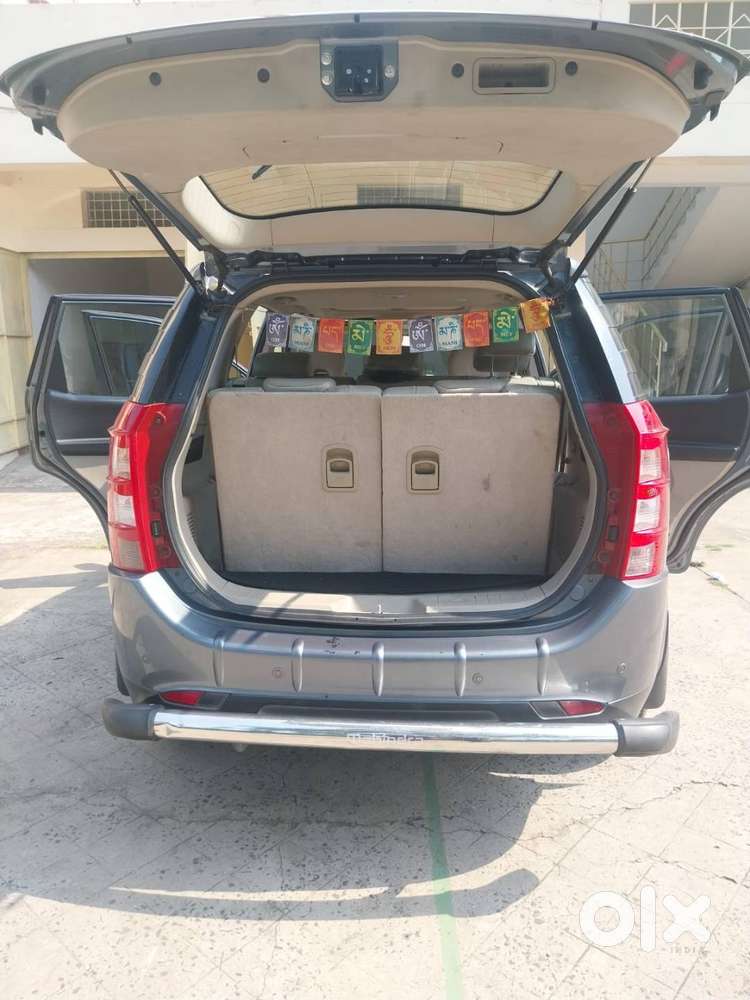 Mahindra Xuv 500 W10