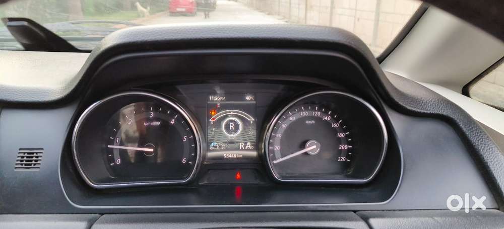 Tata Hexa 2.2 Xta 4x2 6 Str Dual Tone, 2017, Diesel