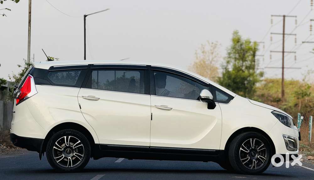 Mahindra Marazzo M8, 2018, Diesel