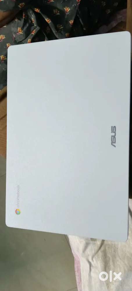 Cromebook brend new only 10 days old verry good condition urjant sale