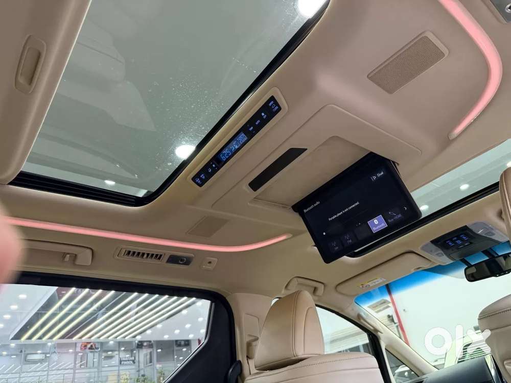 Toyota Vellfire 2.5 Hybrid, 2022, Petrol