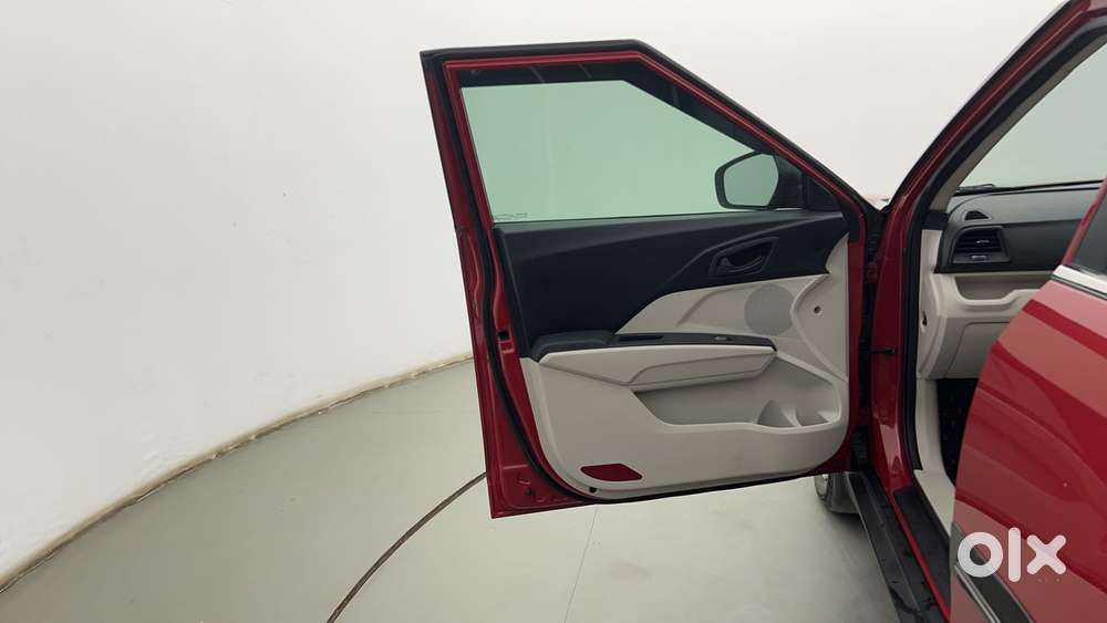 Mahindra Xuv300 W6, 2022, Petrol