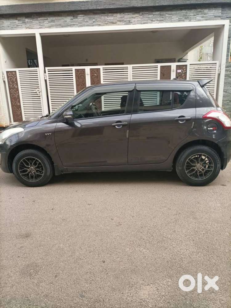 Maruti Suzuki Swift Vxi Abs Bsiv, 2015, Petrol