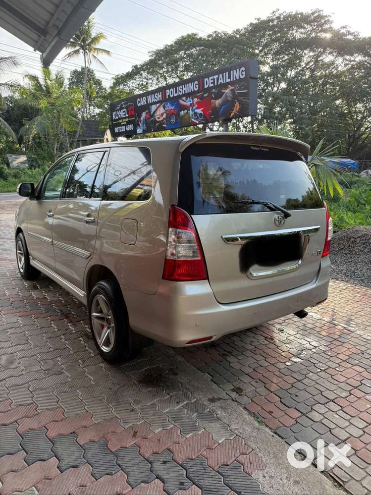 Original Kerala Well Maintained Family Used Innova For Sale