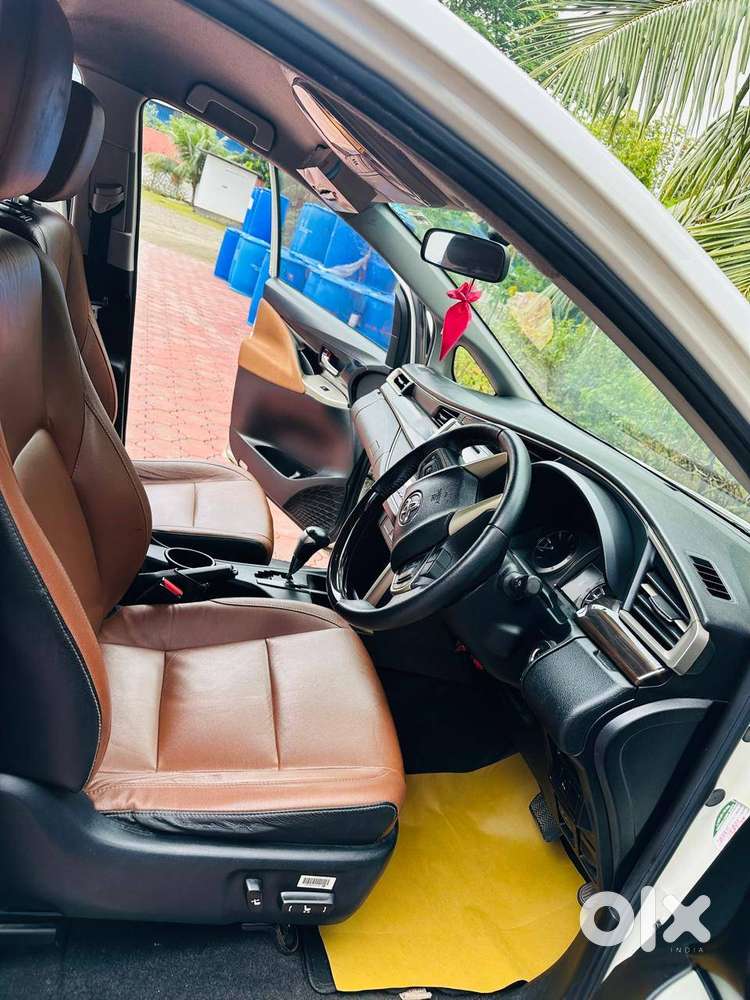 Toyota Innova Crysta 2018 Diesel 120000 Km Driven