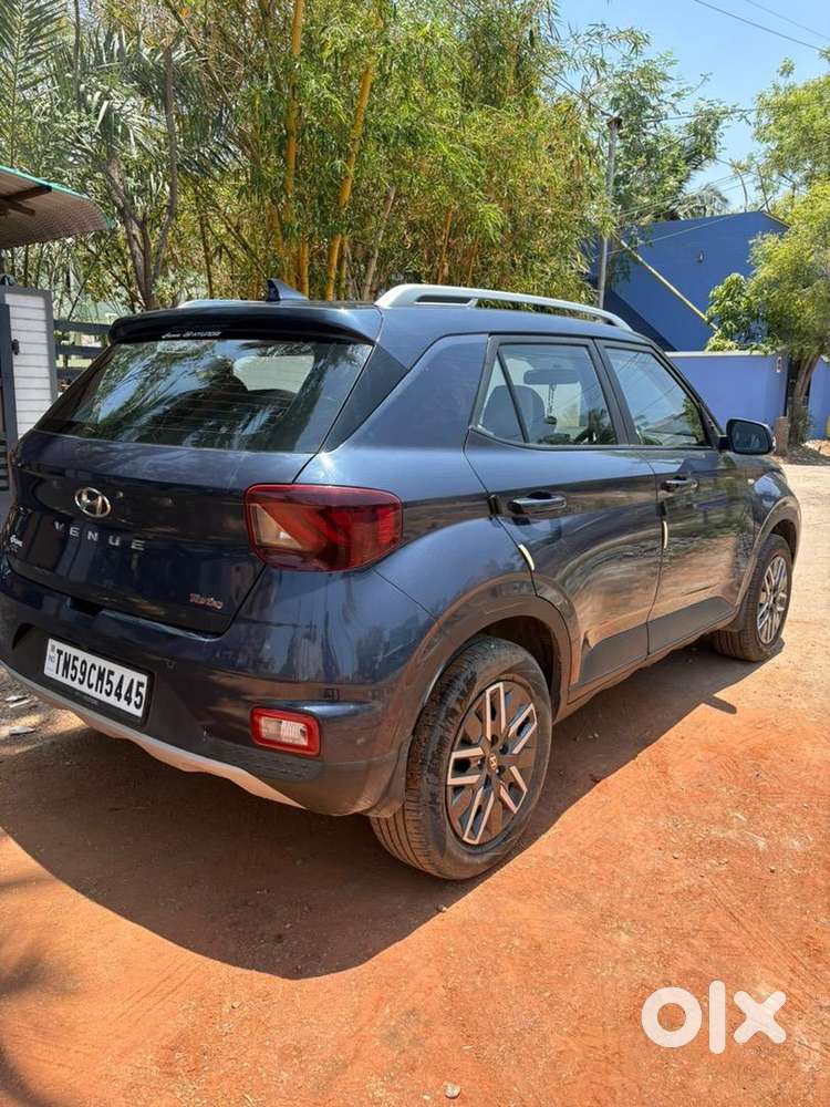 Hyundai Petrol Manual 2022