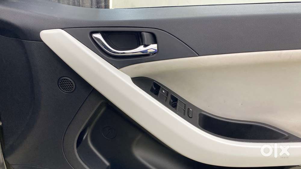 Tata Nexon Creative Plus 1.2 Revotron Petrol 6 Mt, 2023, Petrol