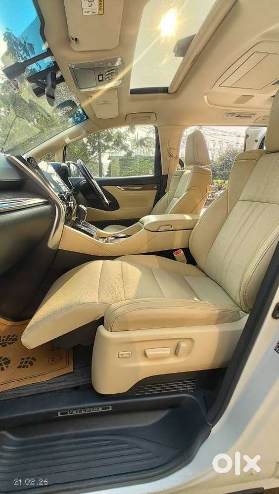 Toyota Vellfire 2.5 Hybrid, 2022, Petrol