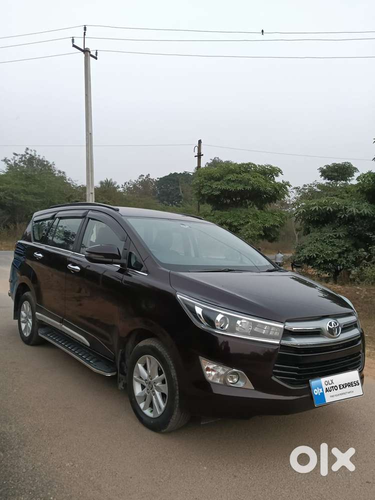 Toyota Innova Crysta 2.4 G Mt 8s, 2017, Diesel
