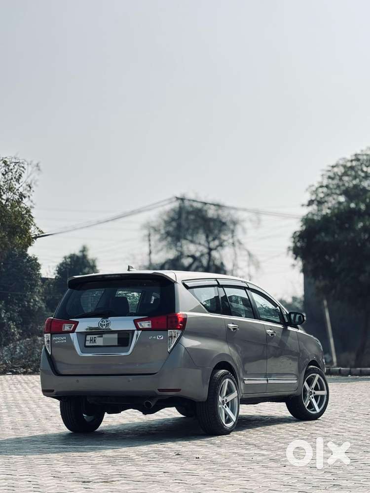 Toyota Innova Crysta 2.4 V, 2016, Diesel
