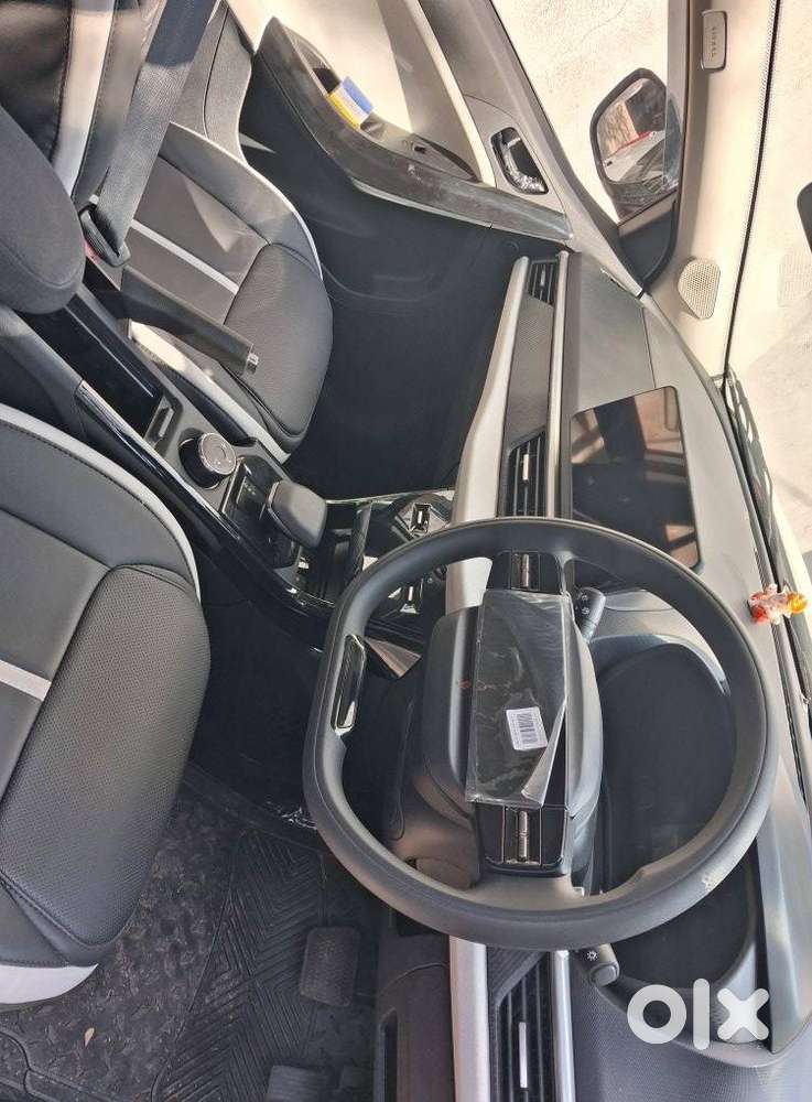 Tata Nexon 1.2 Revotron Xza Plus (o) Amt, 2025, Petrol