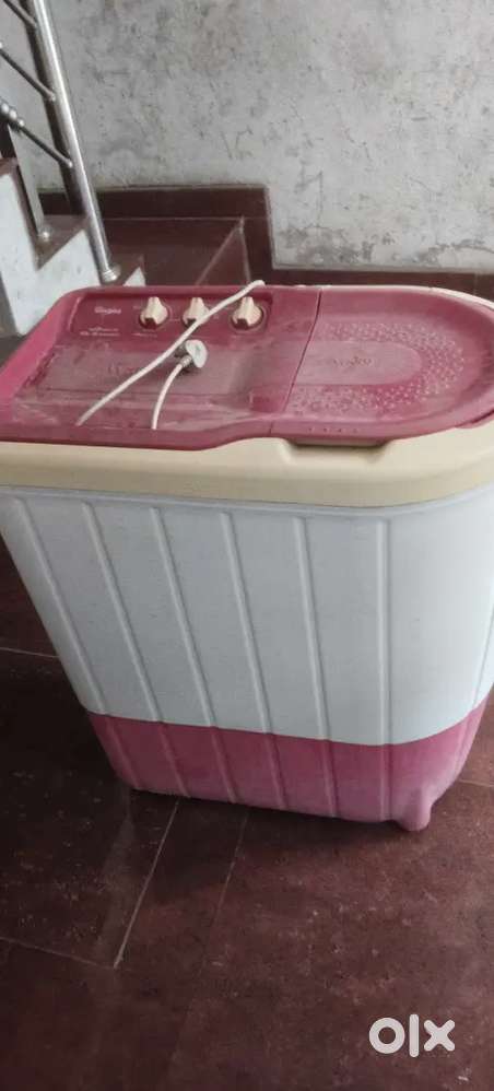 Waching machine Whirlpool semi automatic