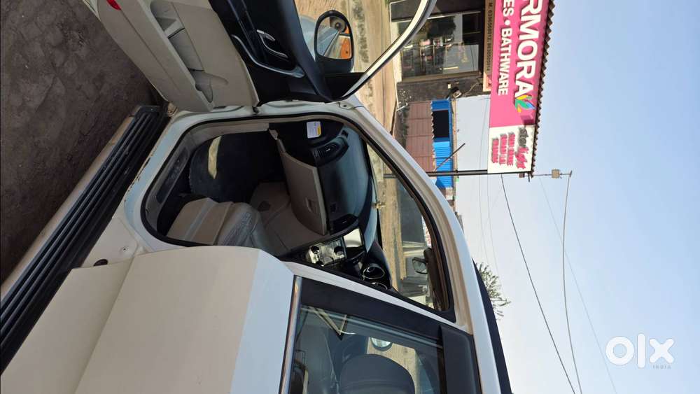 2016 Xuv500 W10  Sunroof  New Tyres Only 6 Months Old  Mint Conditi