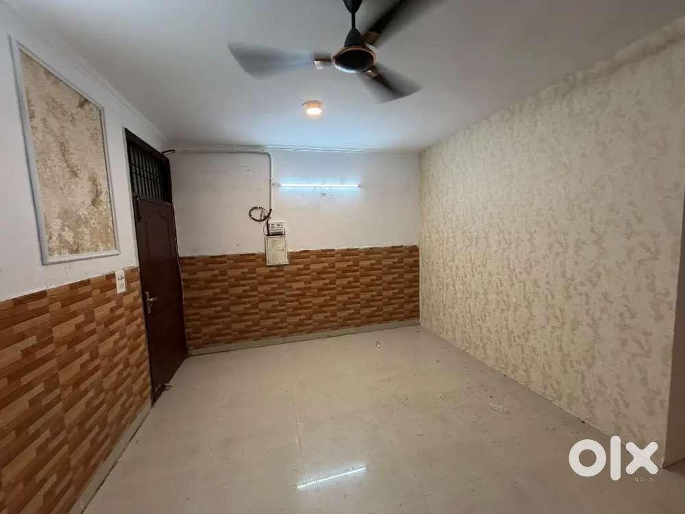 Second floor, 2 bedroom drawing room kitchen and bath