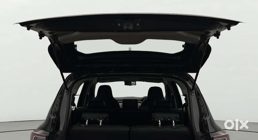 Renault Triber Rxt Easy-r Amt, 2025, Petrol