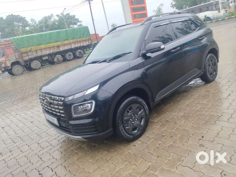 Hyundai Venue Sx 2023 Petrol.   22/12/2023 Model