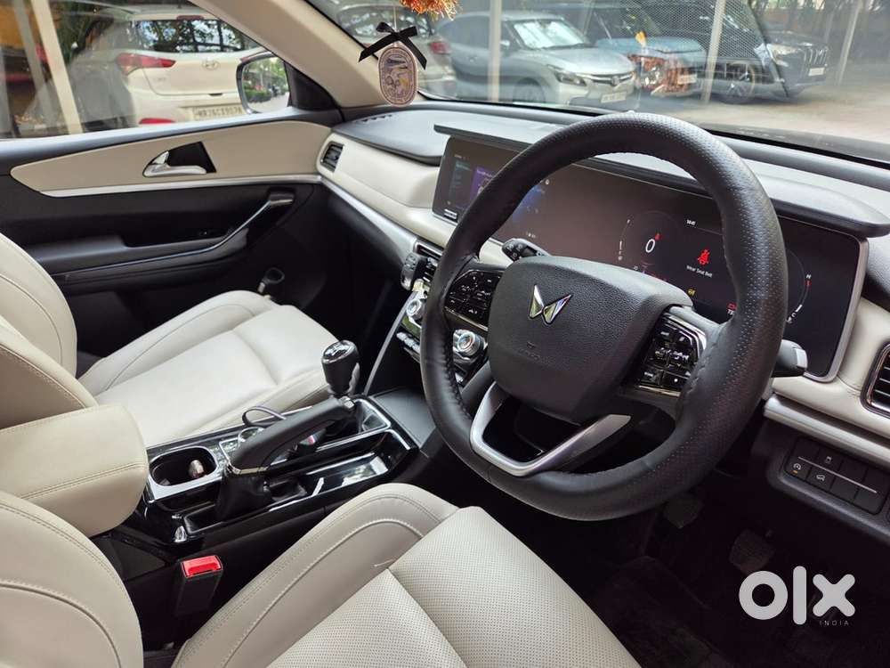 Mahindra Xuv700 Petrol Manual 2024
