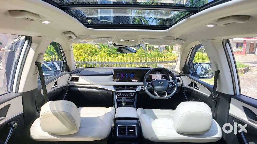 Mahindra Xuv700 2.2 Ax 7 Diesel At Luxury Pack Str, 2024, Diesel