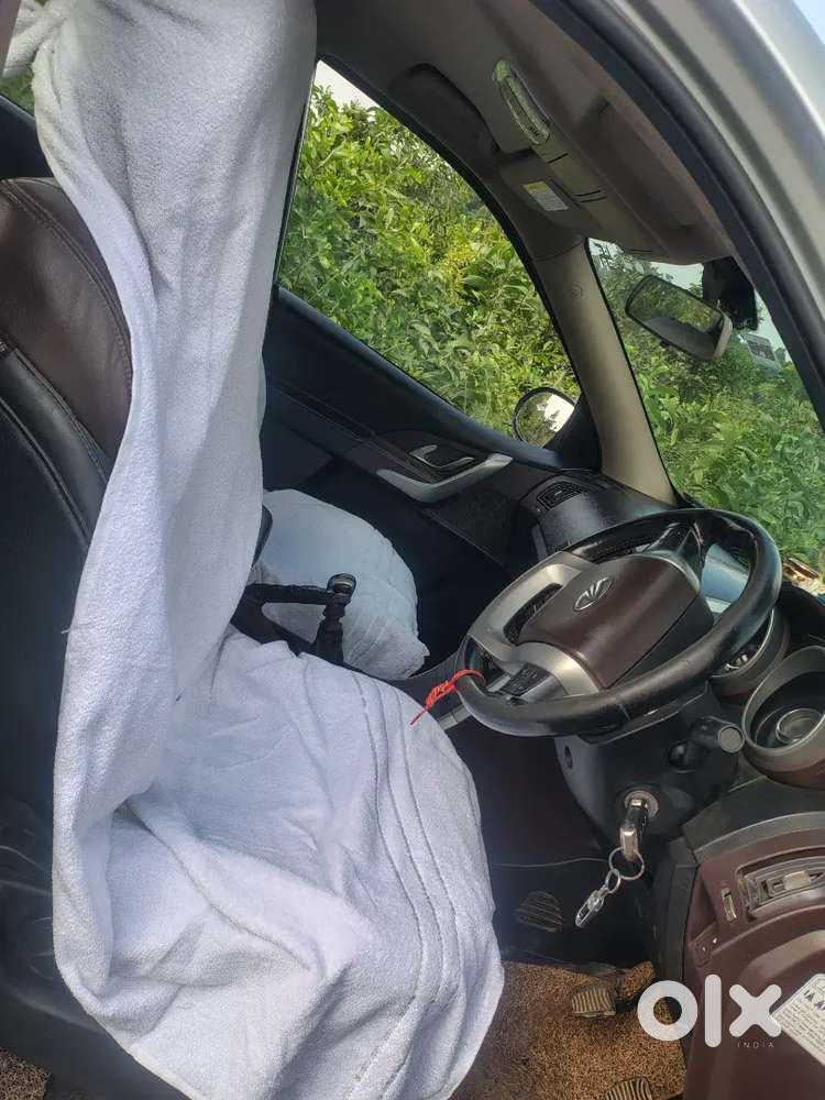Mahindra Xuv500 2015 Diesel Second Owner