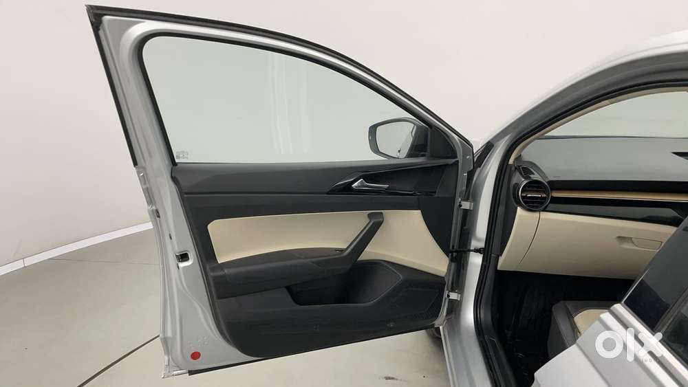 Skoda Slavia Style 1.0l Tsi At, 2022, Petrol