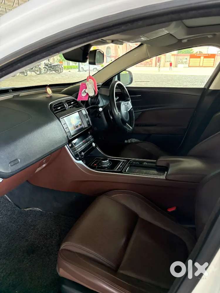 Jaguar Xe Portfolio 2019