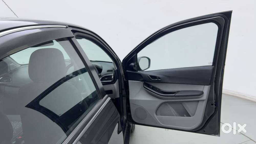 Tata Tiago 1.2 Revotron Xta, 2023, Petrol