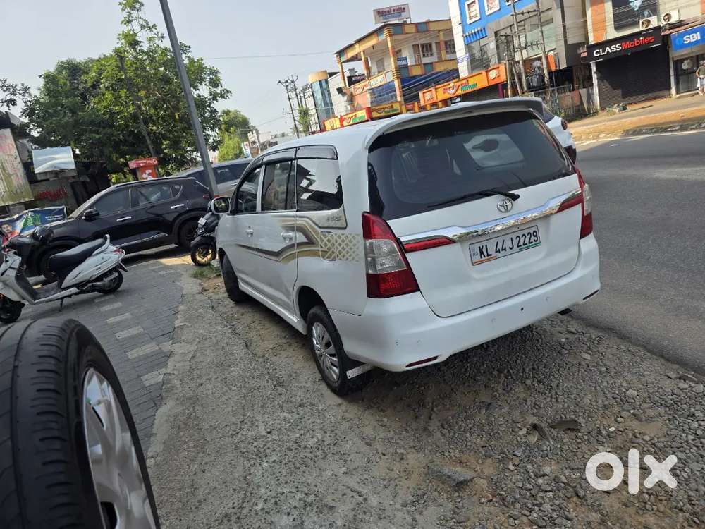 Toyota Innova 2010 Model New Test New Insurance New Battery