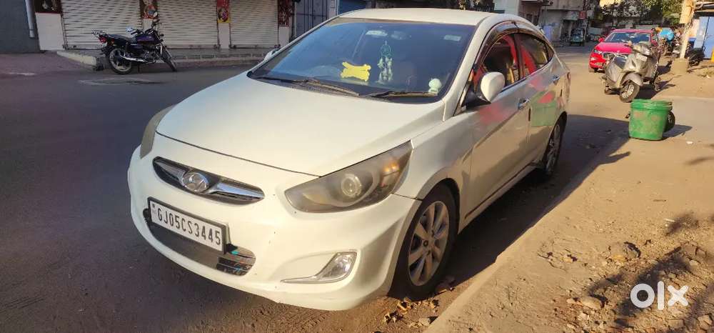 Hyundai Verna 2011