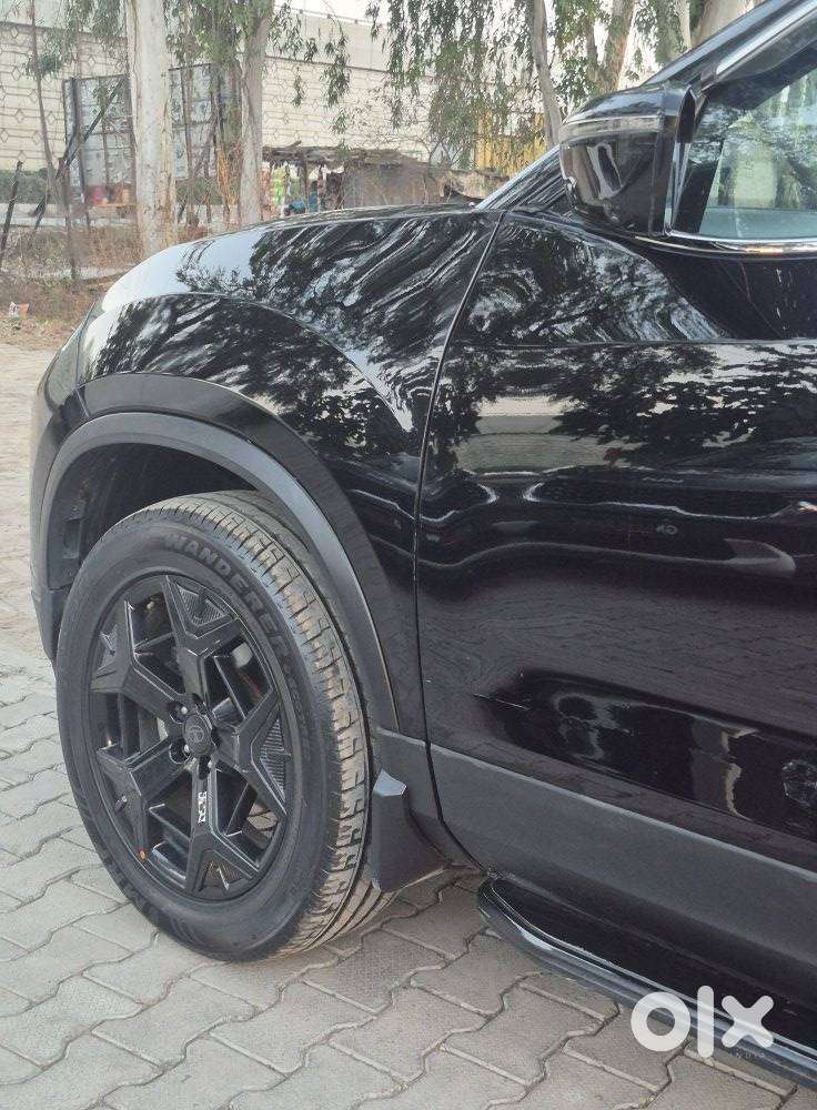 Tata Safari Accomplished Plus Dark Edition, 2024, Diesel