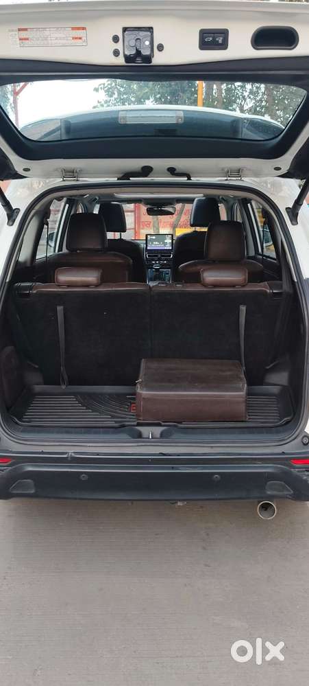 Toyota Innova Hycross 2.0 Zx Hybrid 7 Str, 2023, Petrol