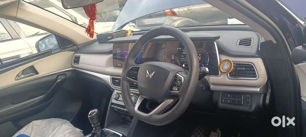 Mahindra Xuv700 2.2 Ax 7 Diesel Mt Luxury Pack Str, 2024, Diesel