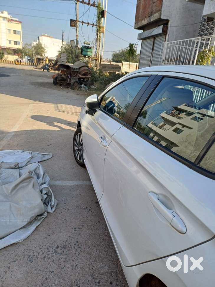 Honda City V Mt Sunroof, 2023, Petrol