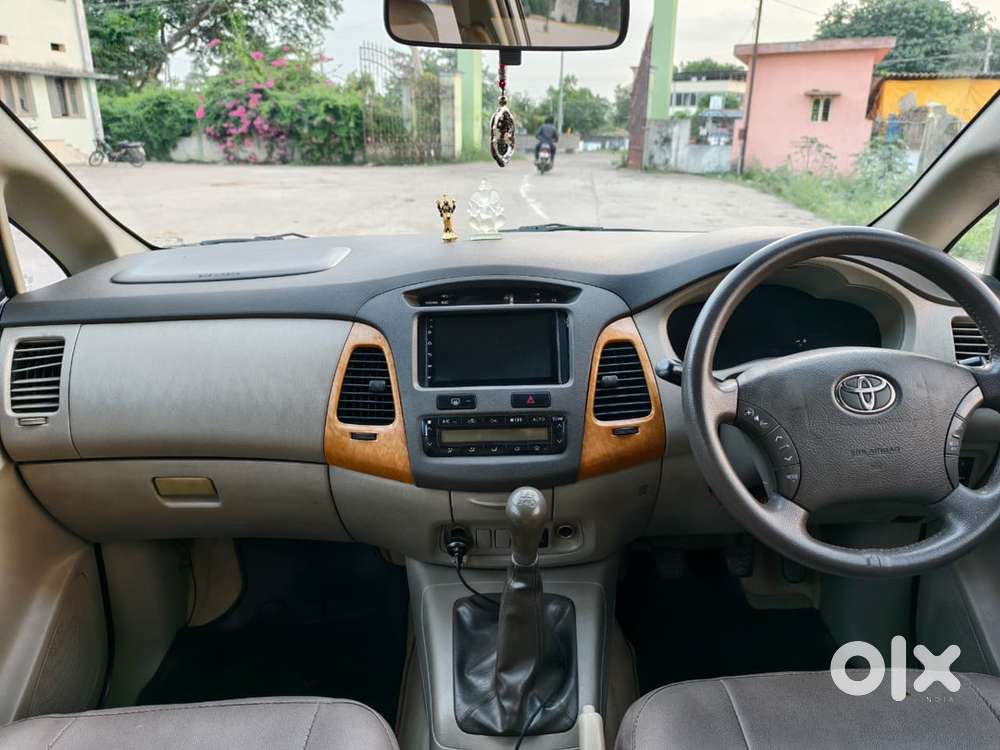 Toyota Innova 2010 Diesel 8seat