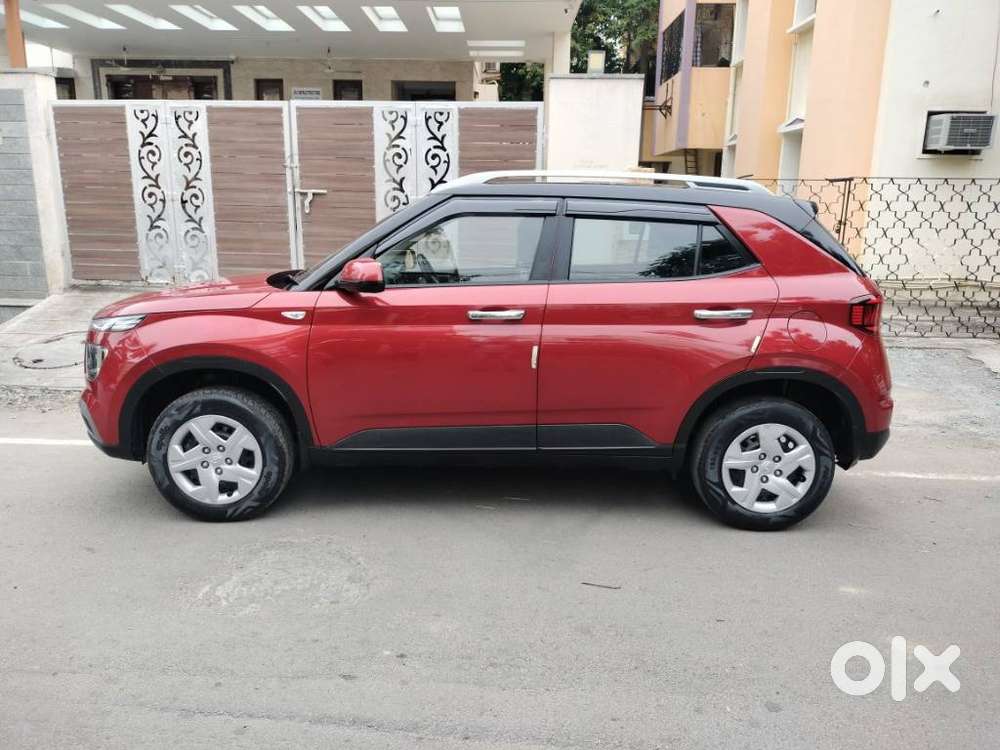 Hyundai Venue S 1.2 Petrol, 2020