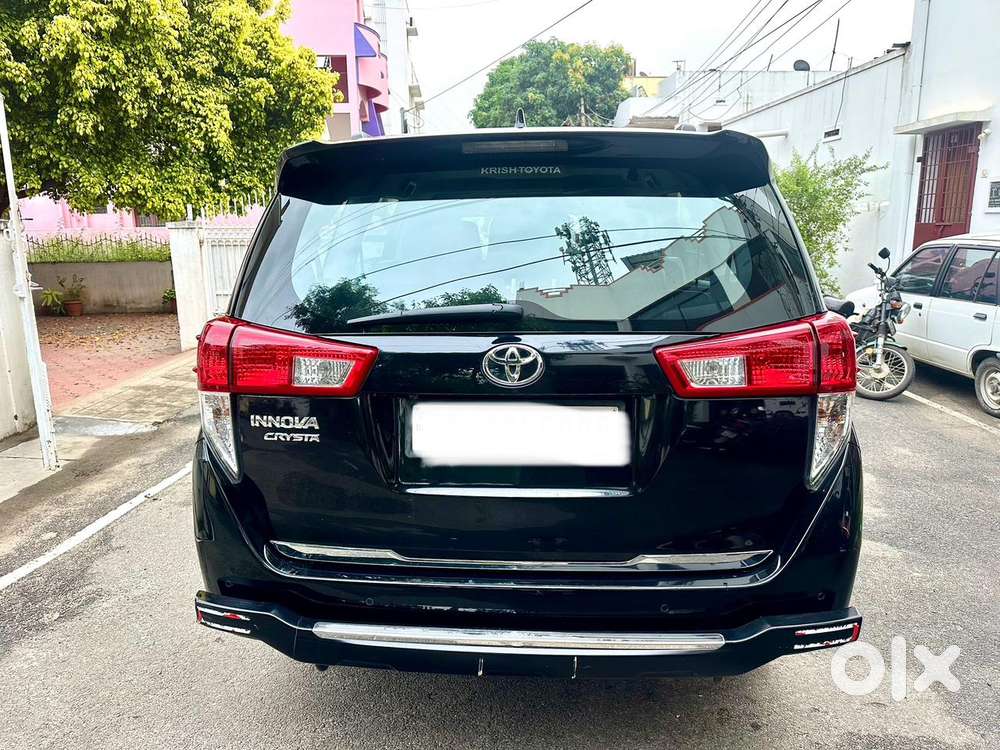 Toyota Innova Crysta 2.4 G Mt 7 Str, 2023, Diesel