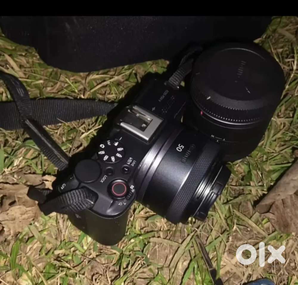 Canon R50v