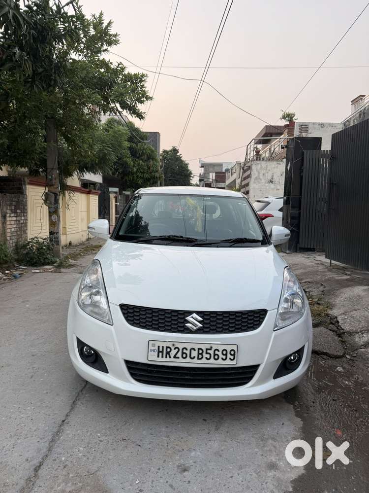 Maruti Suzuki Swift Vxi Abs Bsiv, 2013, Petrol