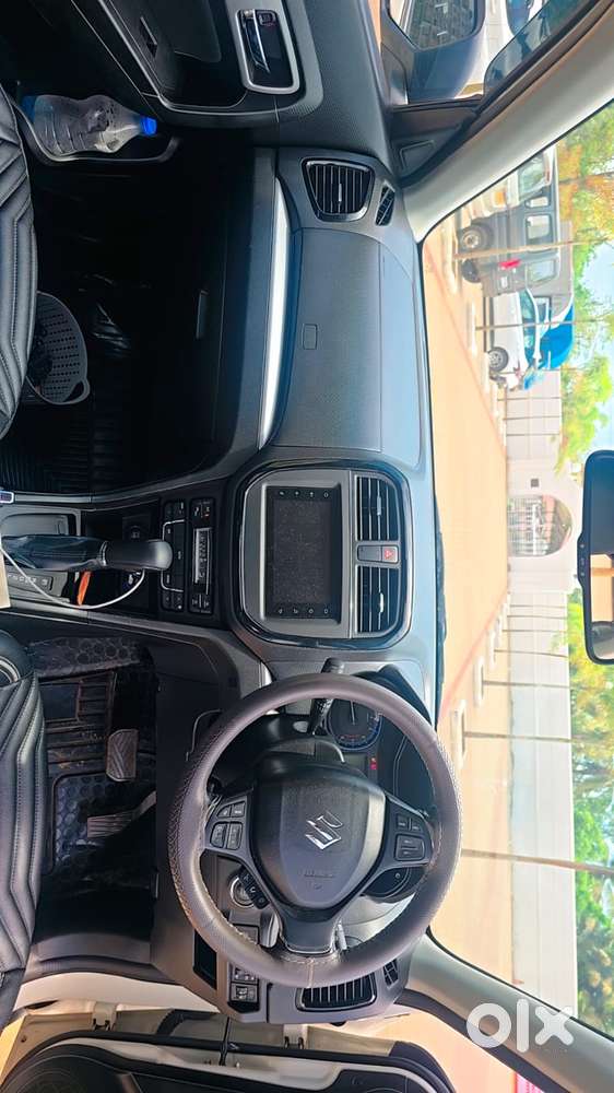 Maruti Suzuki Brezza 1.5 Zxi Plus At Smart Hybrid, 2020, Petrol