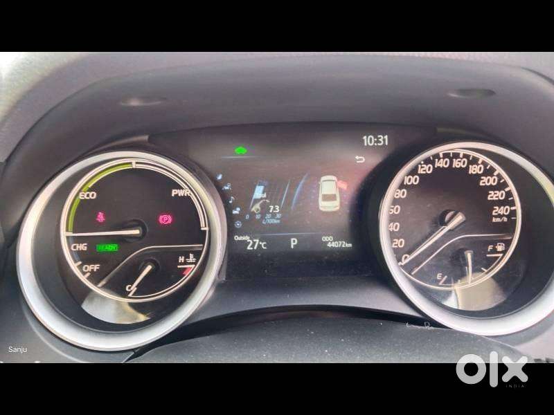 Toyota Camry Hybrid, 2022, Petrol